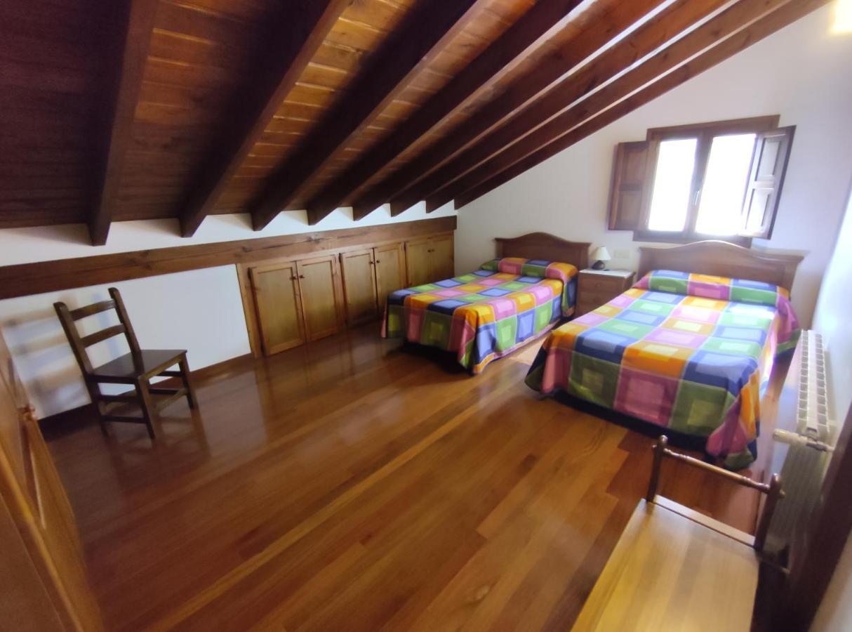 Villa La Huertona Pesaguero-La Parte Exterior foto